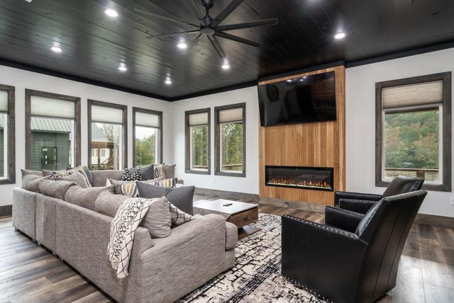 348 Traquil Ln, Glenwood, AR 71943