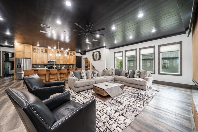 348 Traquil Ln, Glenwood, AR 71943