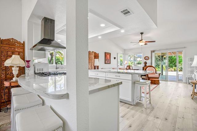 5241 Alamosa Park Dr, Oceanside, CA 92057