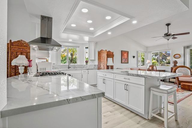 5241 Alamosa Park Dr, Oceanside, CA 92057