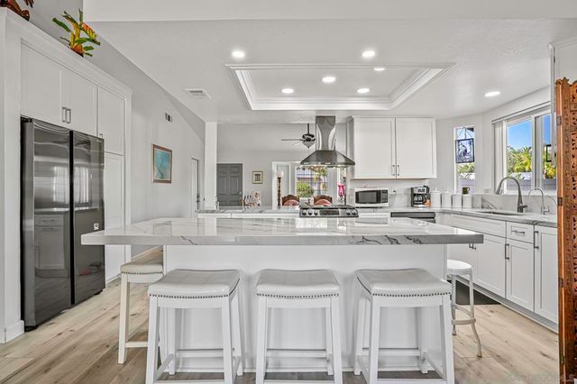 5241 Alamosa Park Dr, Oceanside, CA 92057