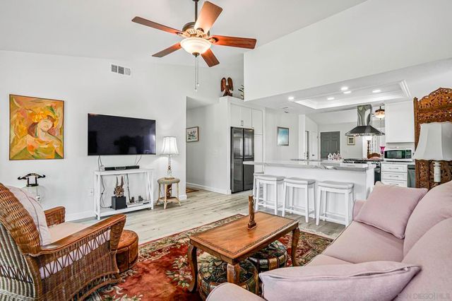 5241 Alamosa Park Dr, Oceanside, CA 92057