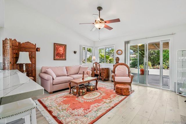 5241 Alamosa Park Dr, Oceanside, CA 92057