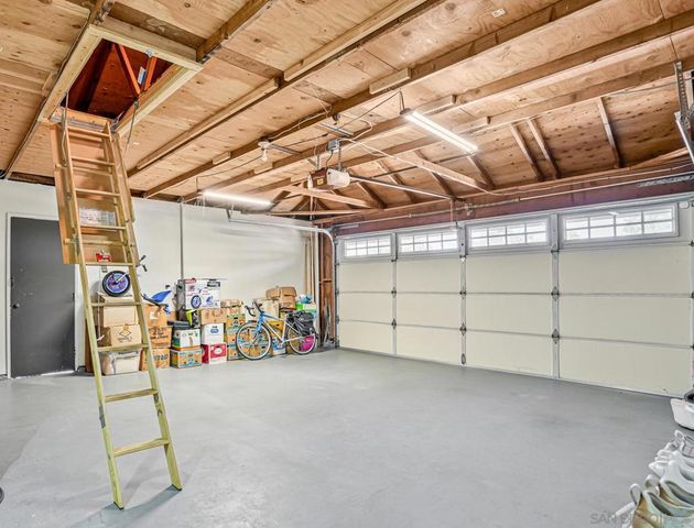 5241 Alamosa Park Dr, Oceanside, CA 92057