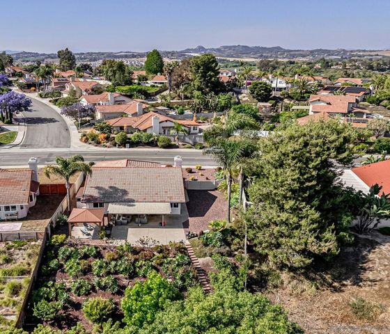 5241 Alamosa Park Dr, Oceanside, CA 92057