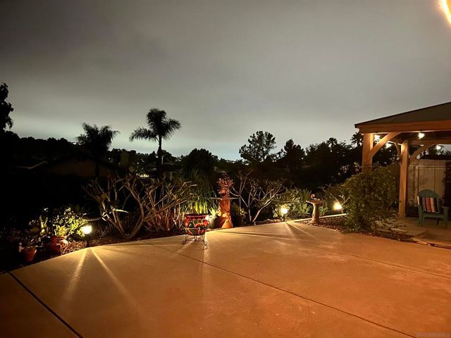 5241 Alamosa Park Dr, Oceanside, CA 92057