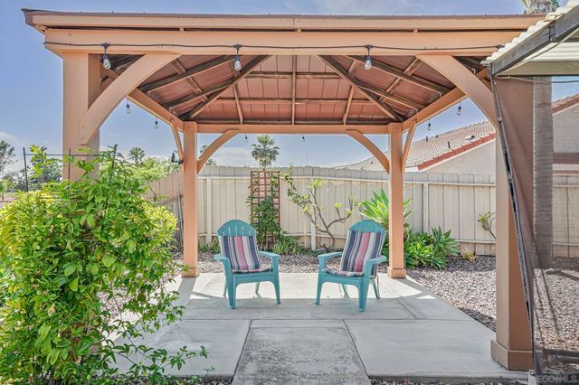 5241 Alamosa Park Dr, Oceanside, CA 92057