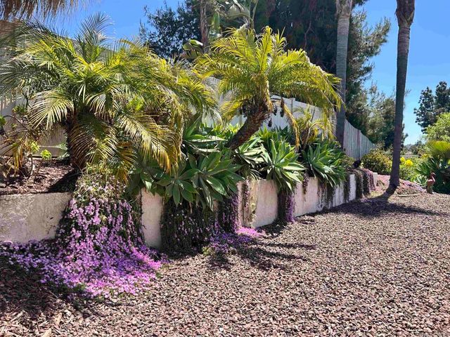 5241 Alamosa Park Dr, Oceanside, CA 92057