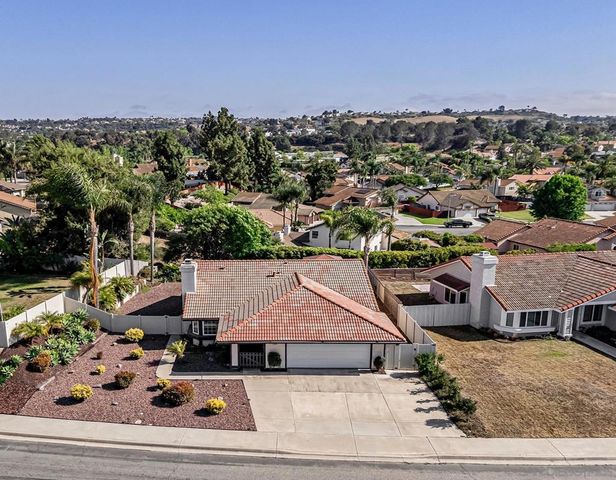 5241 Alamosa Park Dr, Oceanside, CA 92057