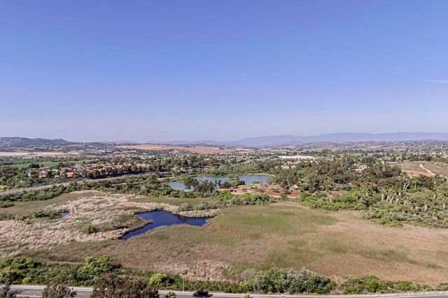 5241 Alamosa Park Dr, Oceanside, CA 92057