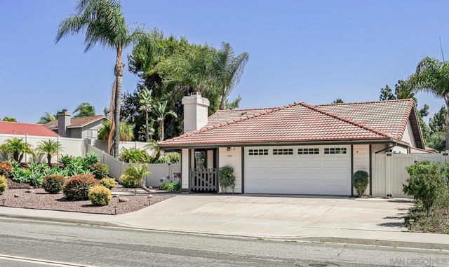 5241 Alamosa Park Dr, Oceanside, CA 92057