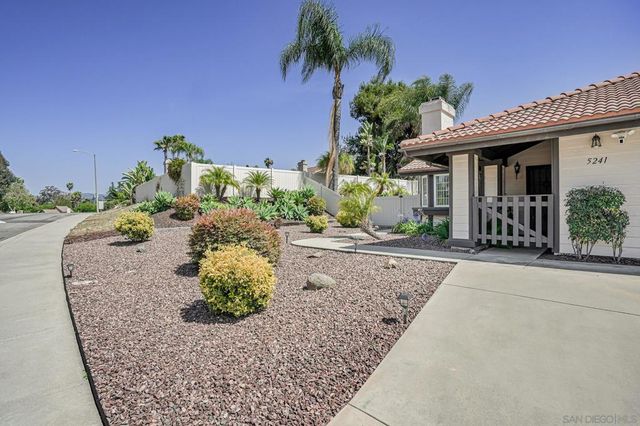 5241 Alamosa Park Dr, Oceanside, CA 92057