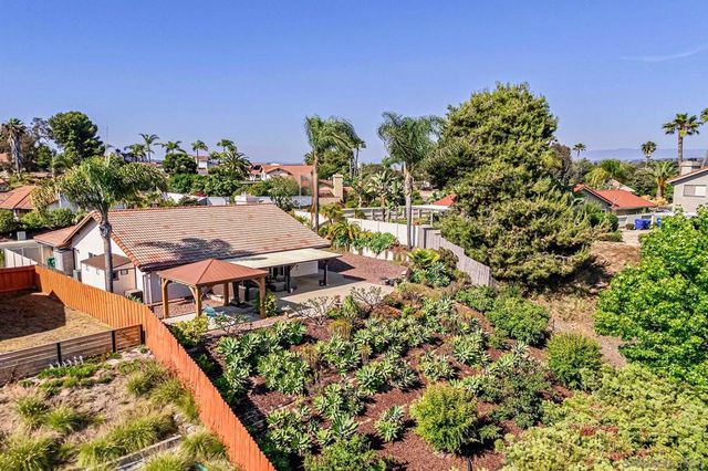 5241 Alamosa Park Dr, Oceanside, CA 92057