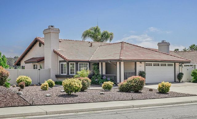 5241 Alamosa Park Dr, Oceanside, CA 92057