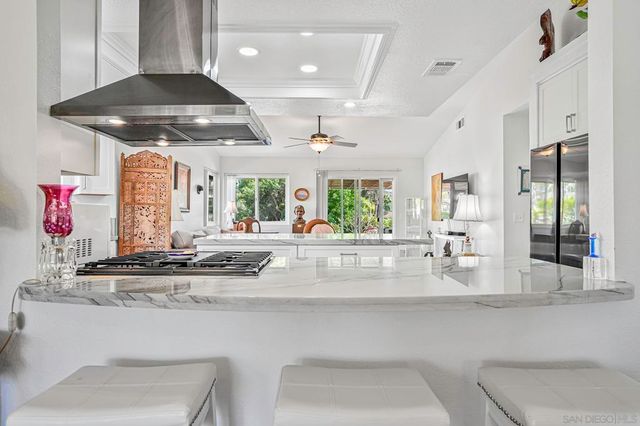 5241 Alamosa Park Dr, Oceanside, CA 92057