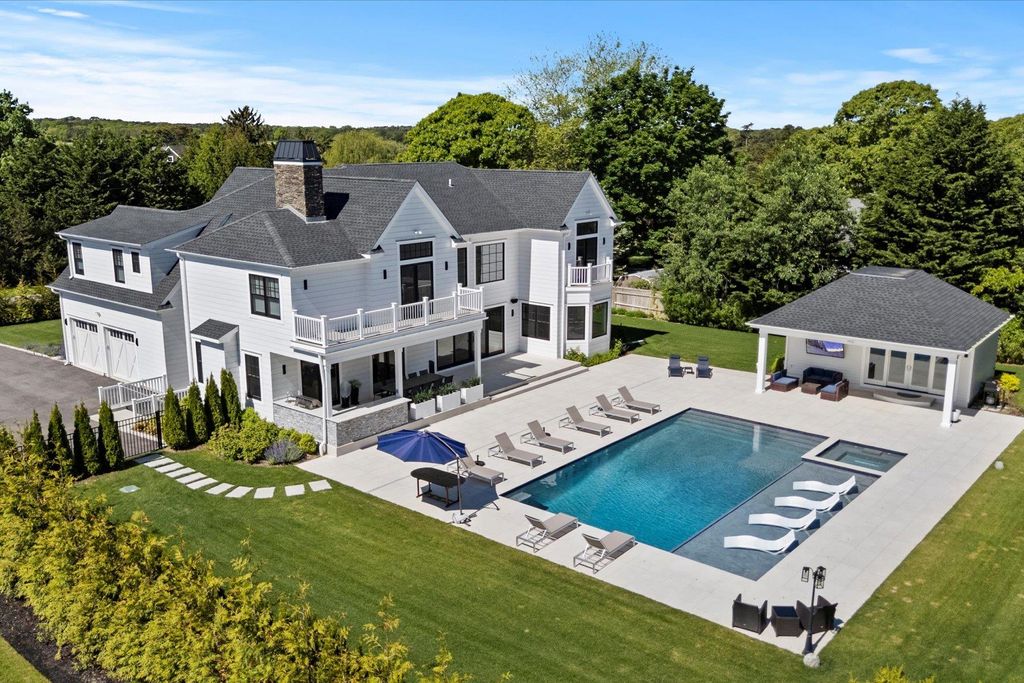 58 Country Club Drive, Southampton, NY 11968