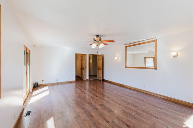 17643 Fowler School Road, Pittsburg, IL 62974