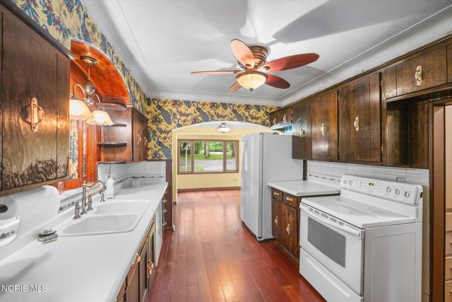 3604 Co Rd 2, Swanton, OH 43558