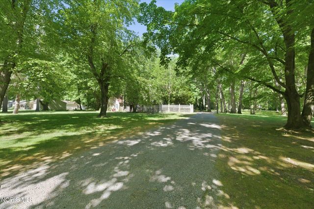 3604 Co Rd 2, Swanton, OH 43558