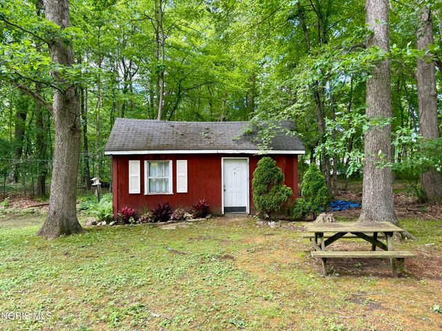 3604 Co Rd 2, Swanton, OH 43558