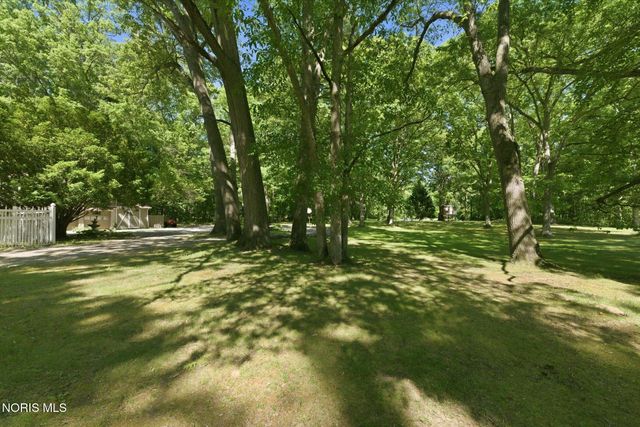 3604 Co Rd 2, Swanton, OH 43558
