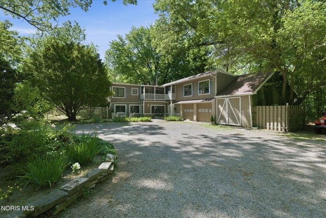 3604 Co Rd 2, Swanton, OH 43558