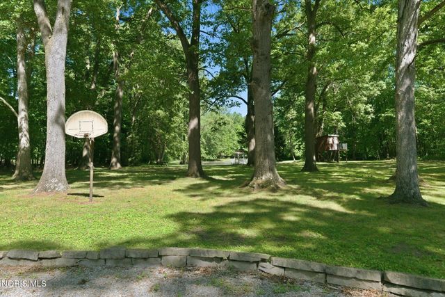 3604 Co Rd 2, Swanton, OH 43558