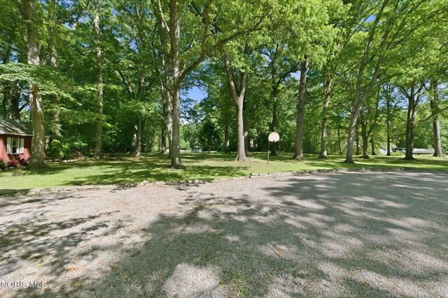 3604 Co Rd 2, Swanton, OH 43558
