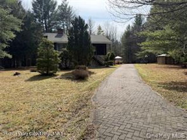 1441 Ulster Heights Road, Ellenville, NY 12428