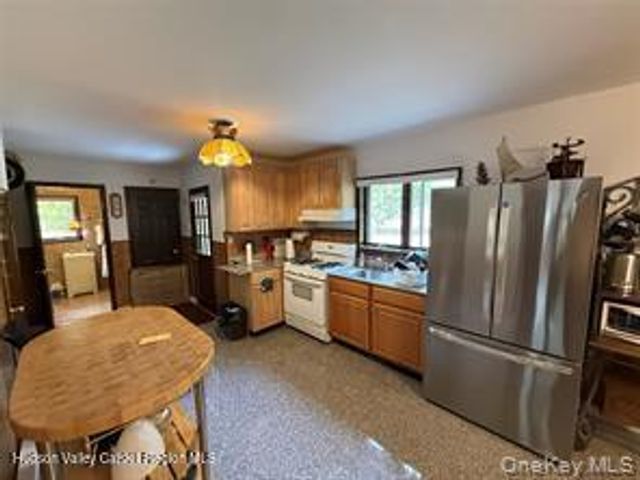 1441 Ulster Heights Road, Ellenville, NY 12428
