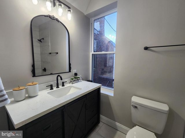 1136 N CAREY ST, Baltimore, MD 21217