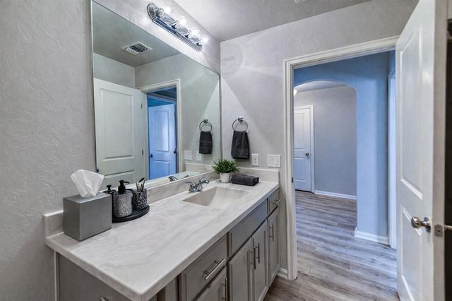 6805 NW 157th Terrace, Edmond, OK 73013