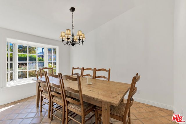 11951 Landale Street, Studio City (los Angeles), CA 91607