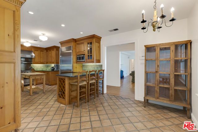 11951 Landale Street, Studio City (los Angeles), CA 91607