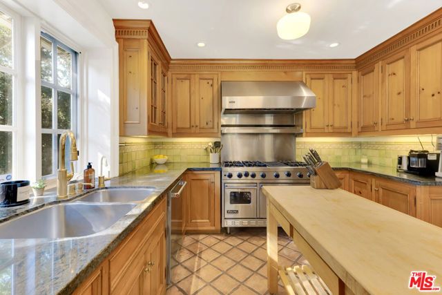 11951 Landale Street, Studio City (los Angeles), CA 91607