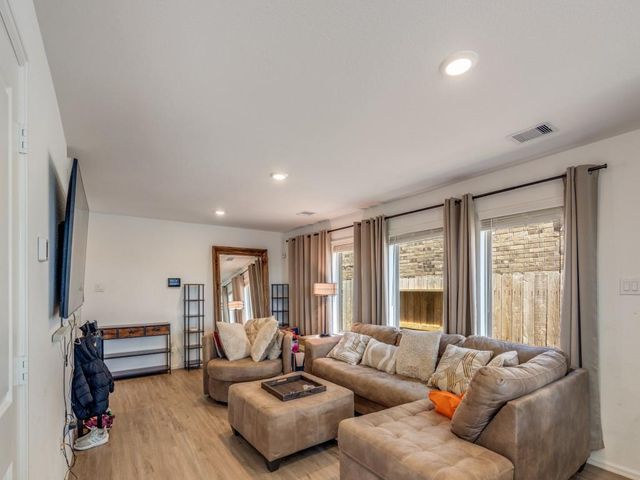 938 Mockingbird Passage Drive, Beasley, TX 77417