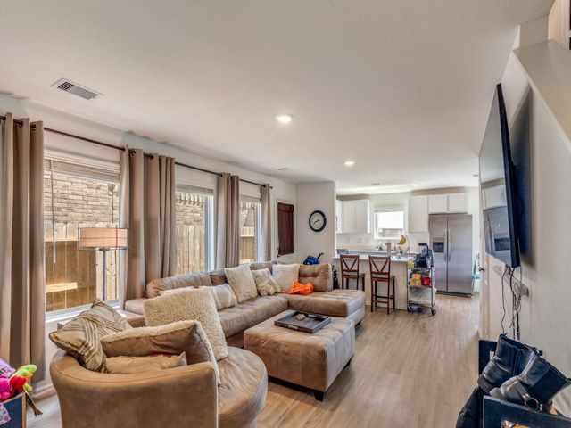 938 Mockingbird Passage Drive, Beasley, TX 77417