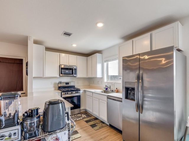 938 Mockingbird Passage Drive, Beasley, TX 77417