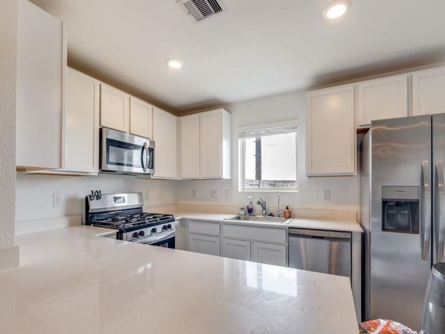 938 Mockingbird Passage Drive, Beasley, TX 77417