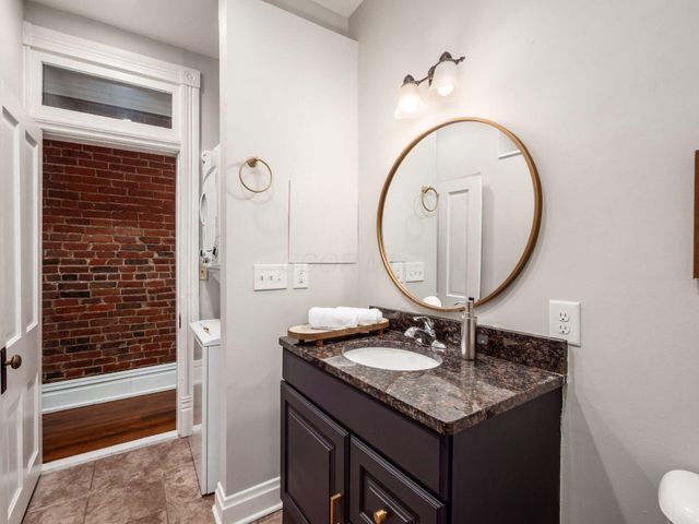26 W 4th Avenue, Columbus, OH 43201