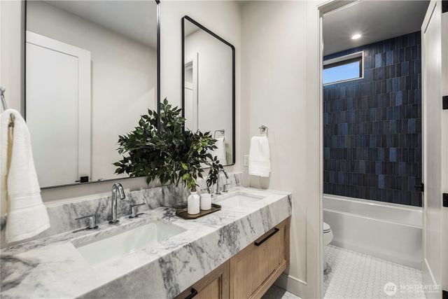 7116 NE 119th Lane, Kirkland, WA 98034