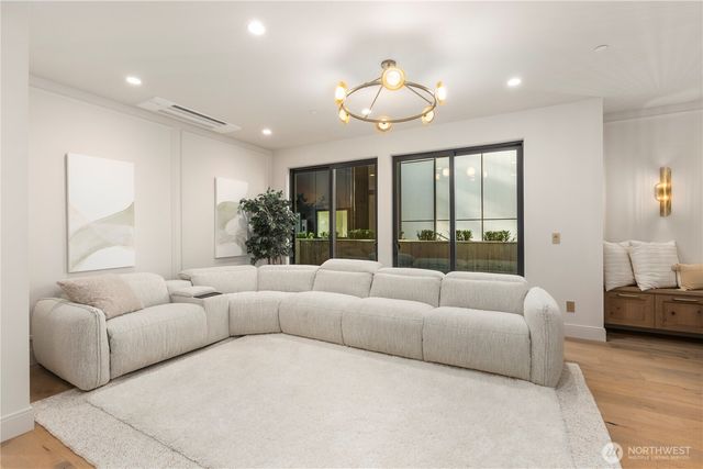 7116 NE 119th Lane, Kirkland, WA 98034