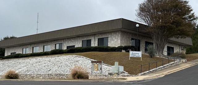 426 Florian, Kerrville, TX 78028