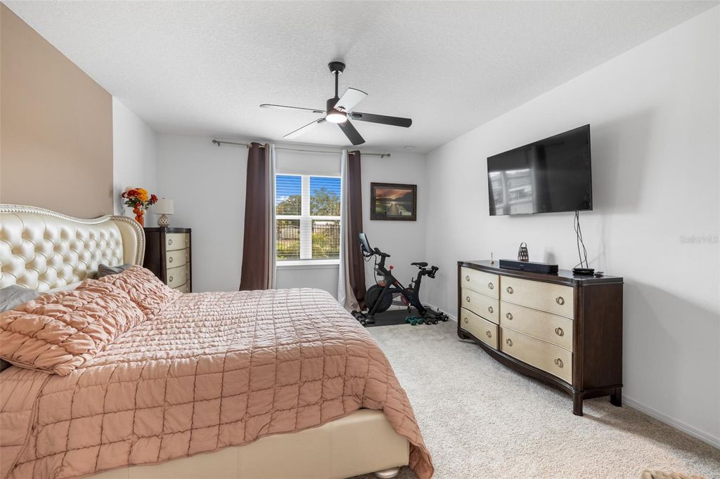 Image 19 of property listing at 783 LITTLE CLOUD PLACE, Valrico, FL 33594