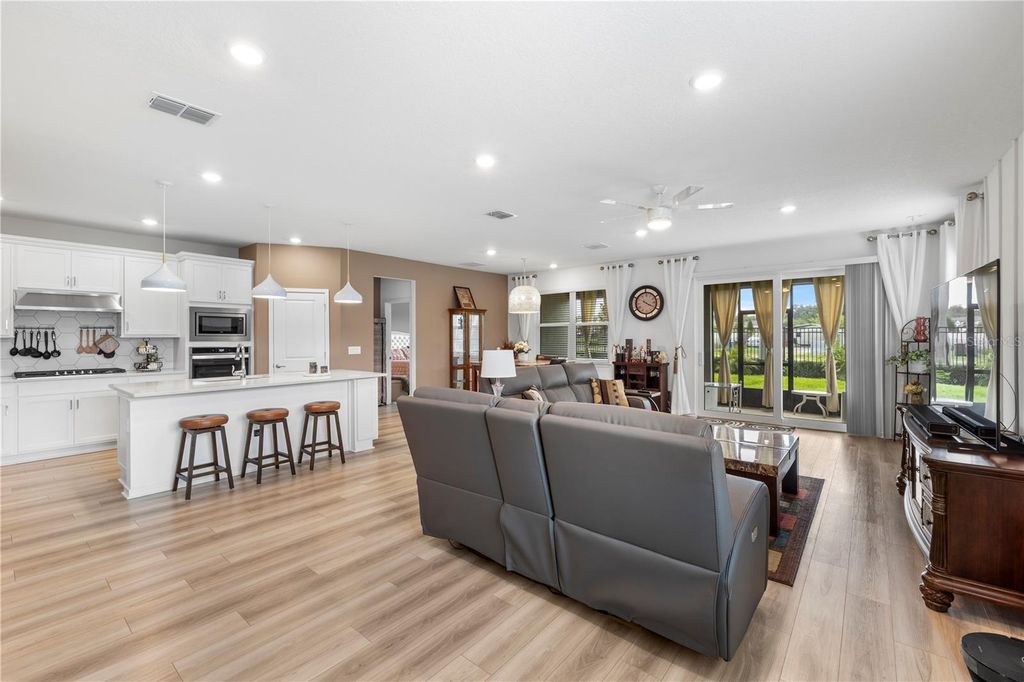 Image 3 of property listing at 783 LITTLE CLOUD PLACE, Valrico, FL 33594
