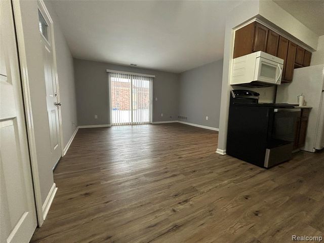 34690 Clarkson Drive 27, Fraser, MI 48026