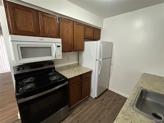 34690 Clarkson Drive 27, Fraser, MI 48026