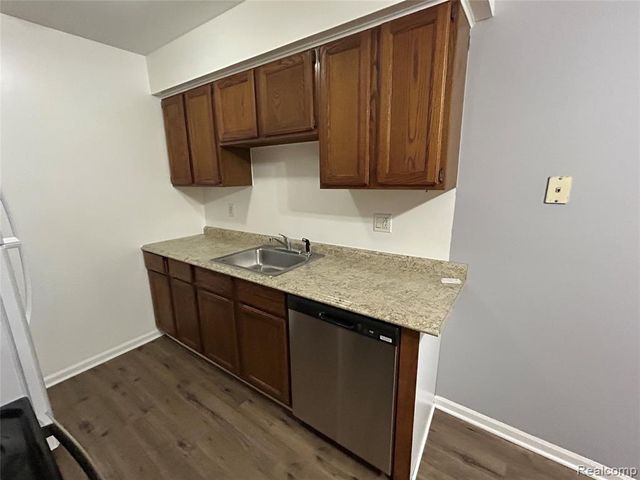 34690 Clarkson Drive 27, Fraser, MI 48026