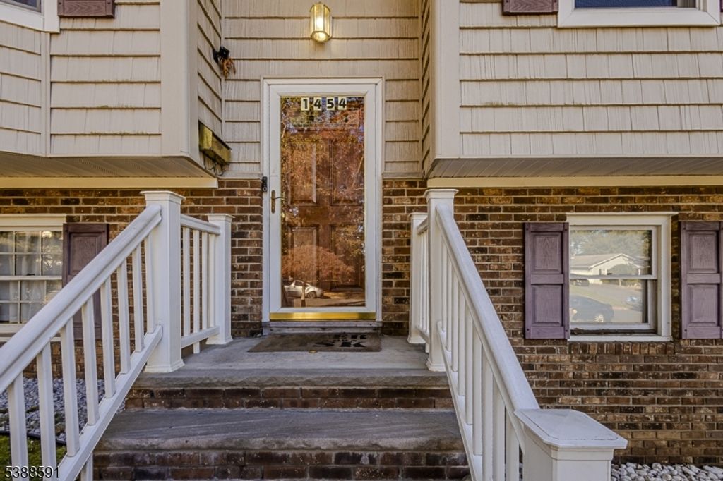 1454 S End Pkwy, Plainfield City, NJ 07060 — photo 4