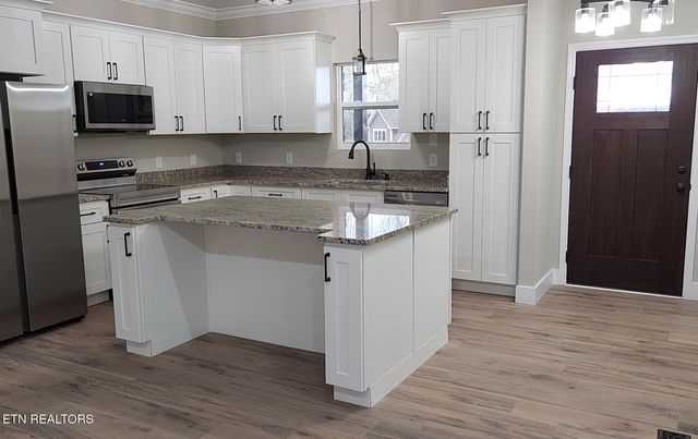 194 W West Park Circle, Decatur, TN 37322